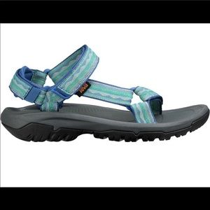 Teva hurricane sandal